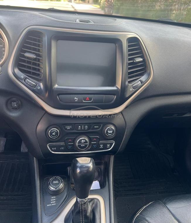 voiture Jeep CHEROKEE 