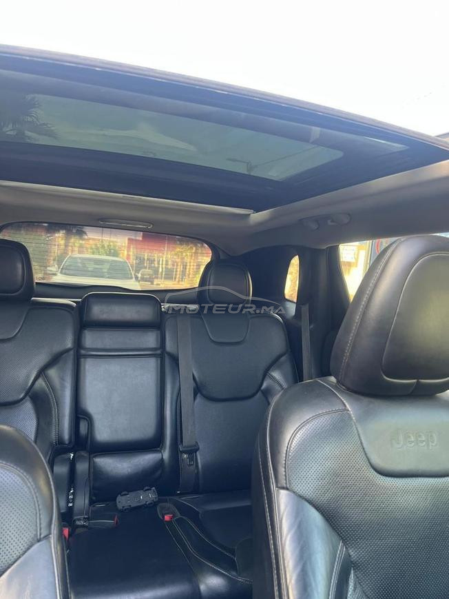 voiture Jeep CHEROKEE 