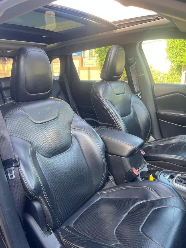 voiture Jeep CHEROKEE 