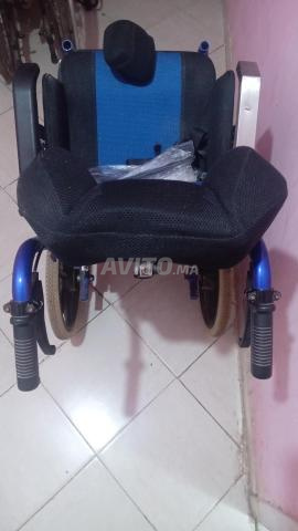 Fauteuil roulant gratuit pour handicapés