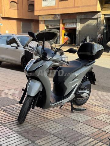 Scooter Honda 125i modèle 2024 dédouane 2025 - 2