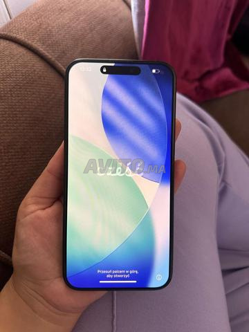 iPhone 15 pro max comme neuf