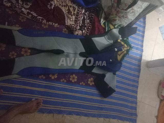 ملابس سباحة مقاس (L) - 2
