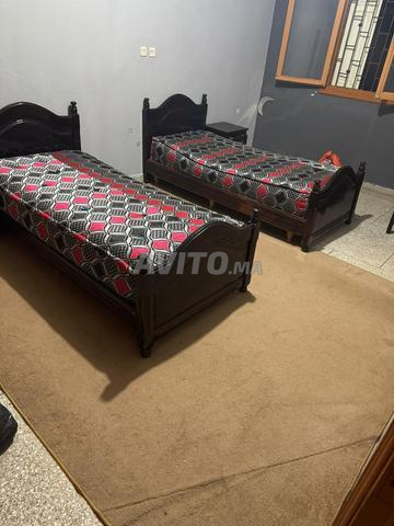 Chambre à coucher et table à manger
