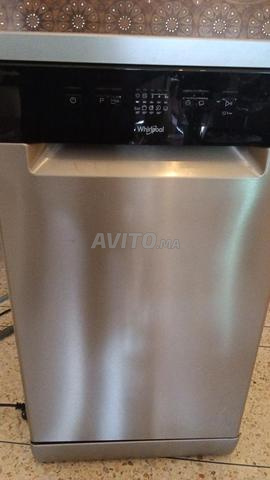 غسالة صحون Whirlpool بحالة ممتازة - 2