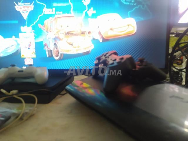 PS3 avec beaucoup de jeux et 2 manettes - 2