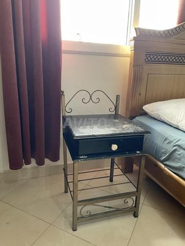 Lit, coiffeuse et table de chevet - 2