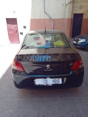 Peugeot 301 Diesel Manuelle 2017 à Casablanca - 2