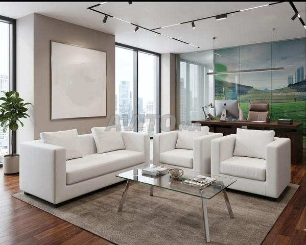 un ensemble de mobilier de bureau