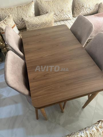 Table à manger avec 4 chaises - 2
