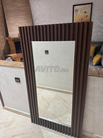 مرآة مع كسوة وإضاءة LED 140 × 80 - 2