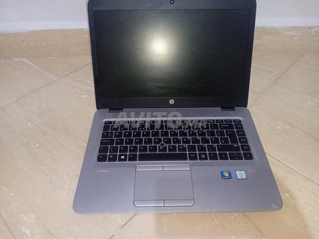 حاسوب HP بلوجيسيل للبيع مع الشاحن ومفتاح USB - 2