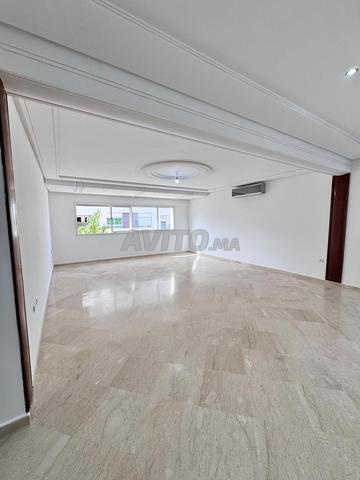 appartement vide loué place mozart - 2