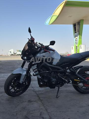 Yamaha MT09 - 2