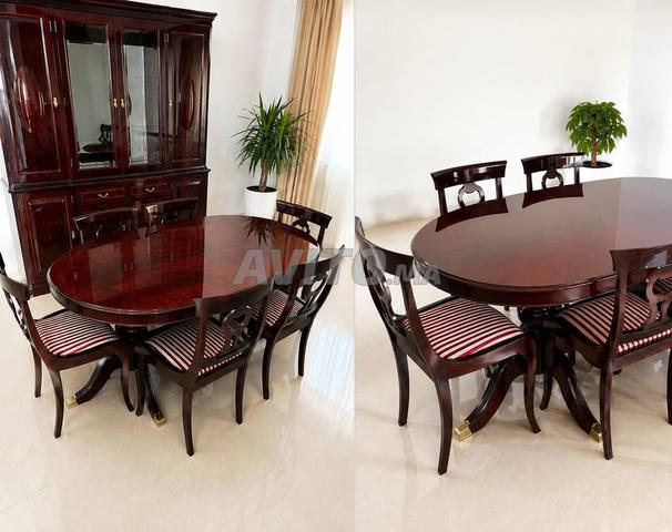 Table à manger italienne avec six chaises à Berrechid