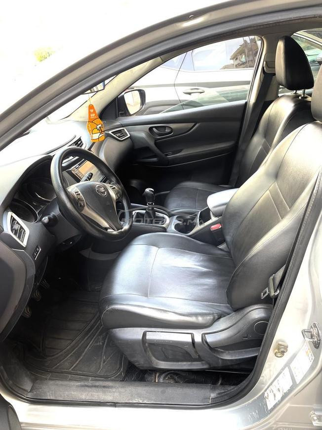 NISSAN QASHQAI 2017 tout option premier main
