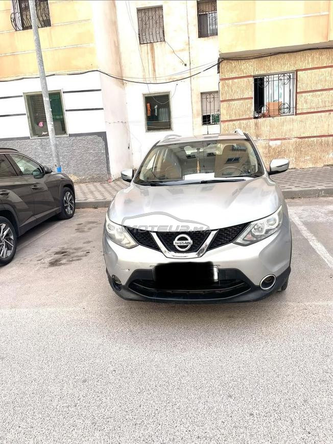 NISSAN QASHQAI 2017 tout option premier main