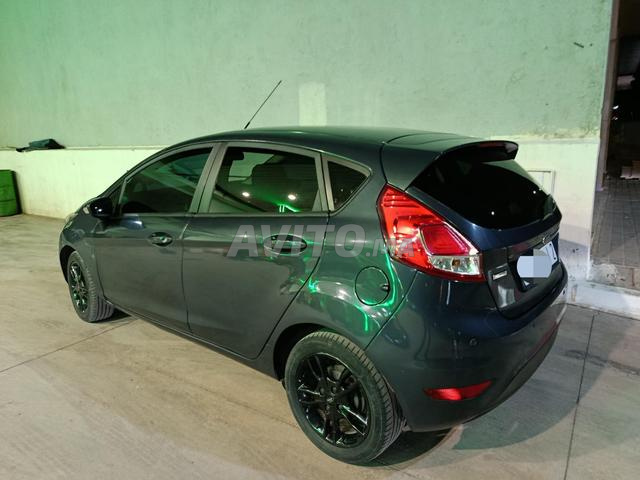 Ford Fiesta très bon état - 2
