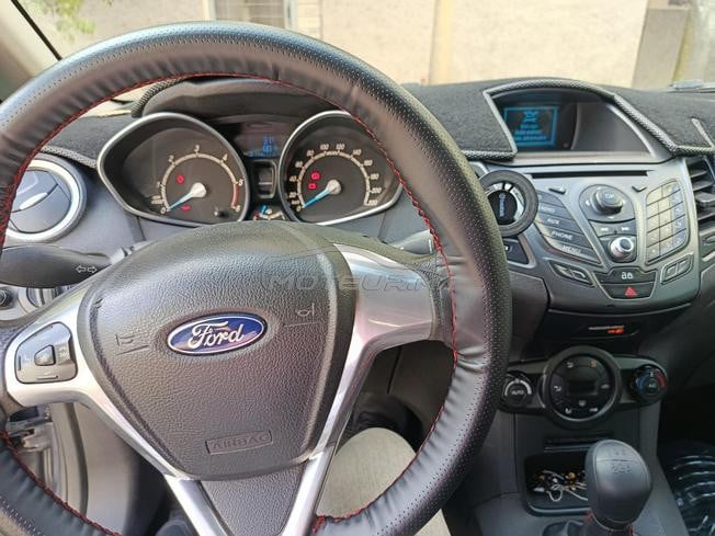 ford fiesta tres bon état 