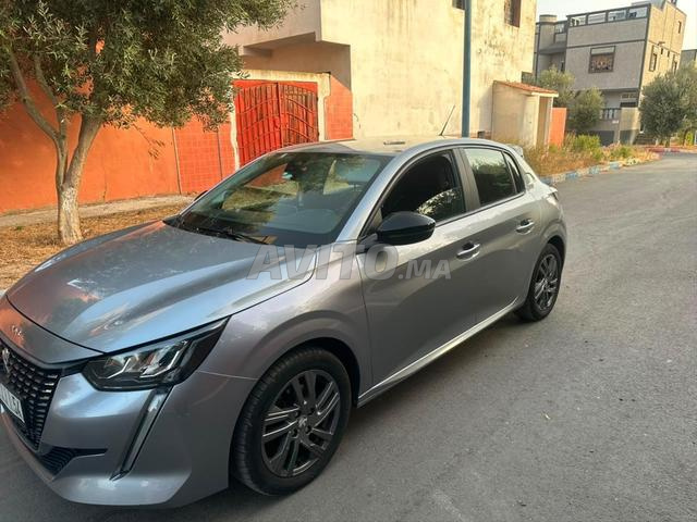 سيارة مازال جديدة، المالك الأول، لم تتضرر بشيء - 2