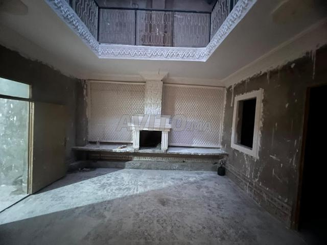 Riad semi-fini à louer