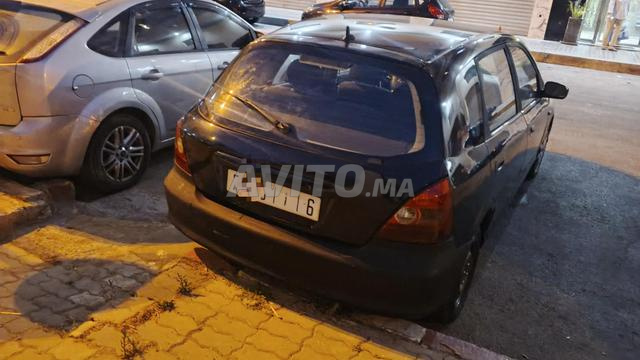 هوندا سيفيك بنزين يدوية 2002 بالدار البيضاء - 2