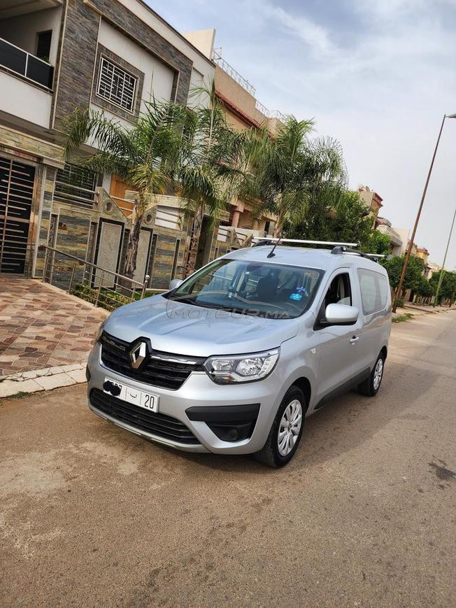 Renault xpress 2022 3amra 