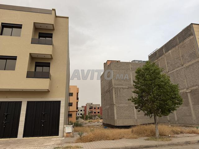 أرض R2 طابق أرضي تجاري شمس المدينة