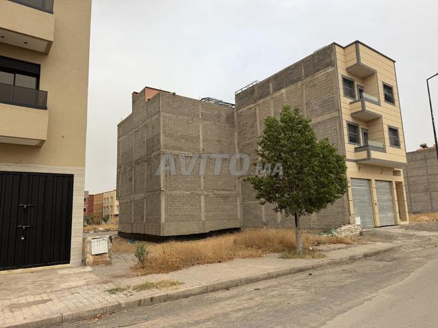 أرض R2 طابق أرضي تجاري شمس المدينة