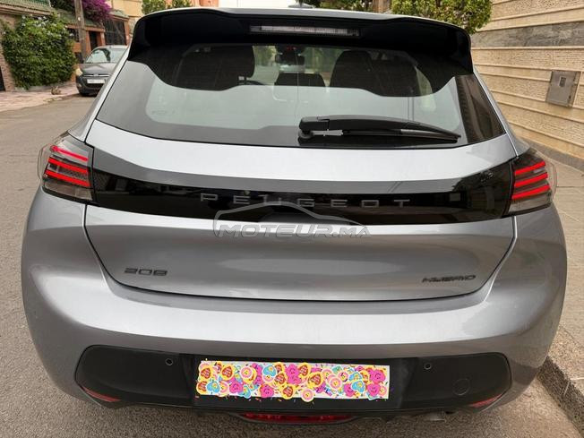 Peugeot 208 hybride 