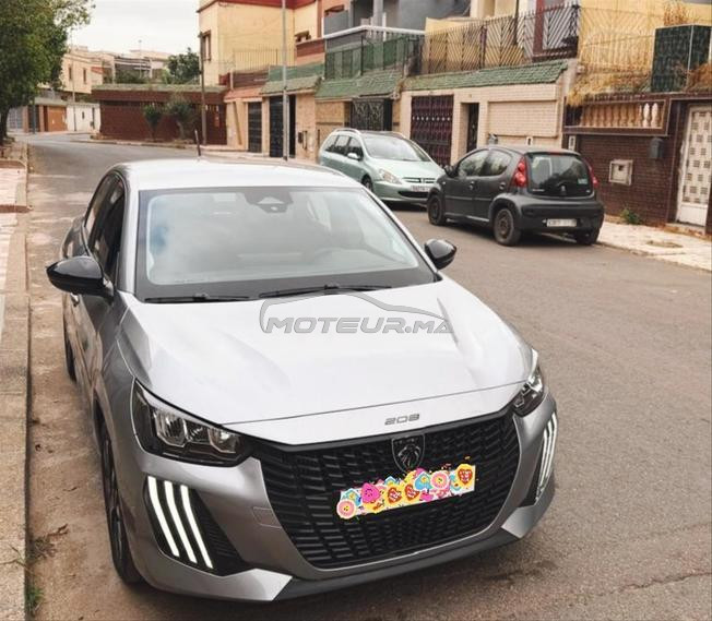 Peugeot 208 hybride 