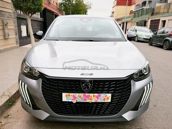 Peugeot 208 hybride 
