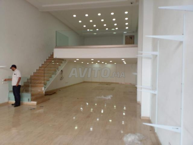 Local Commercial 152m²-52m²/City club Abdelmoumene - 2