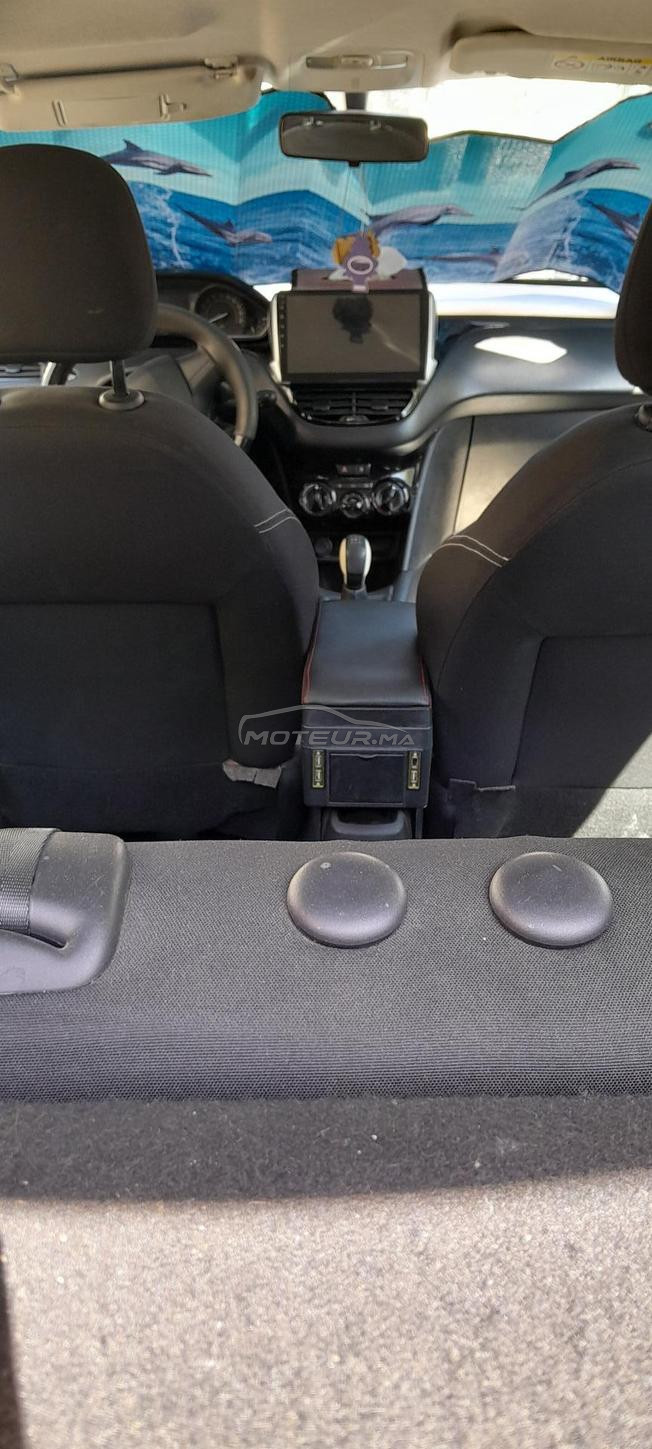 Peugeot 208 essence vignette 350 dhs