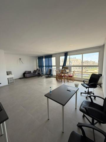 Plateau de bureau 58M2 en face Gare de Bouskoura