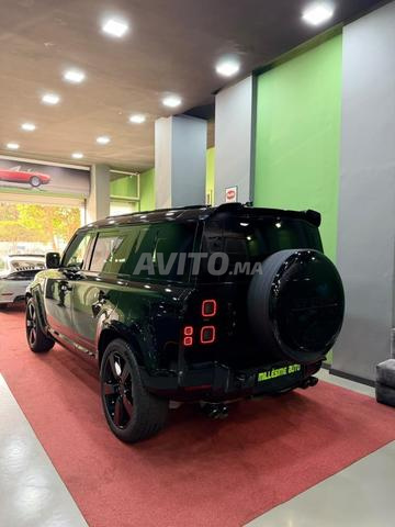 لاند روفر ديفندر HSE P300e - 2