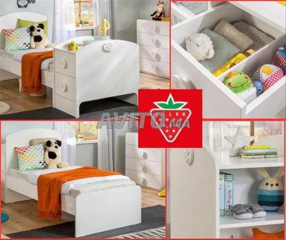 Lit évolutif bébé/enfant avec matelas et armoire - 2