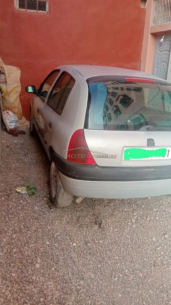 Renault Clio Essence Manuelle 1999 à Ait Melloul