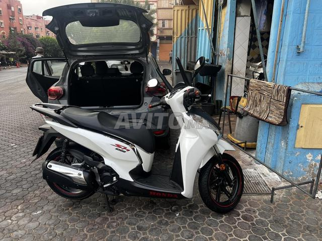 SH 300i modèle 2018/2021 - 2