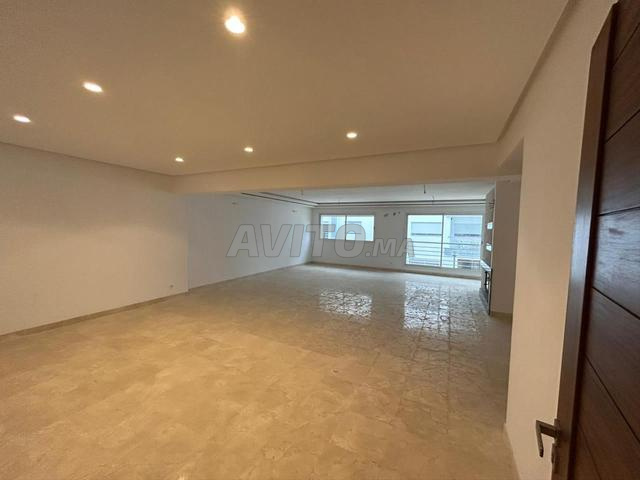 Appartement vide à louer 180 m² à Hay Riad Rabat - 2