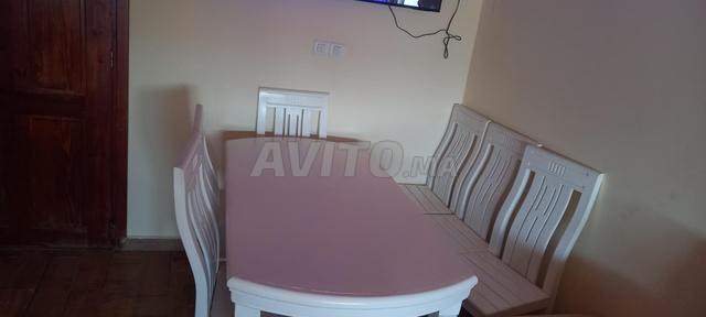 Table à manger avec 6 chaises - 2