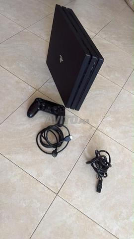 PS4 Pro très bon état comme neuf - 2