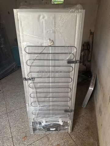 ثلاجة Whirlpool للبيع - 2