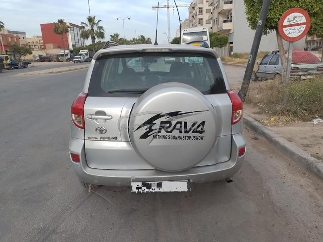 RV4 للبيع مزال نقية بزاف لي   سمسارة طموبيل ديال