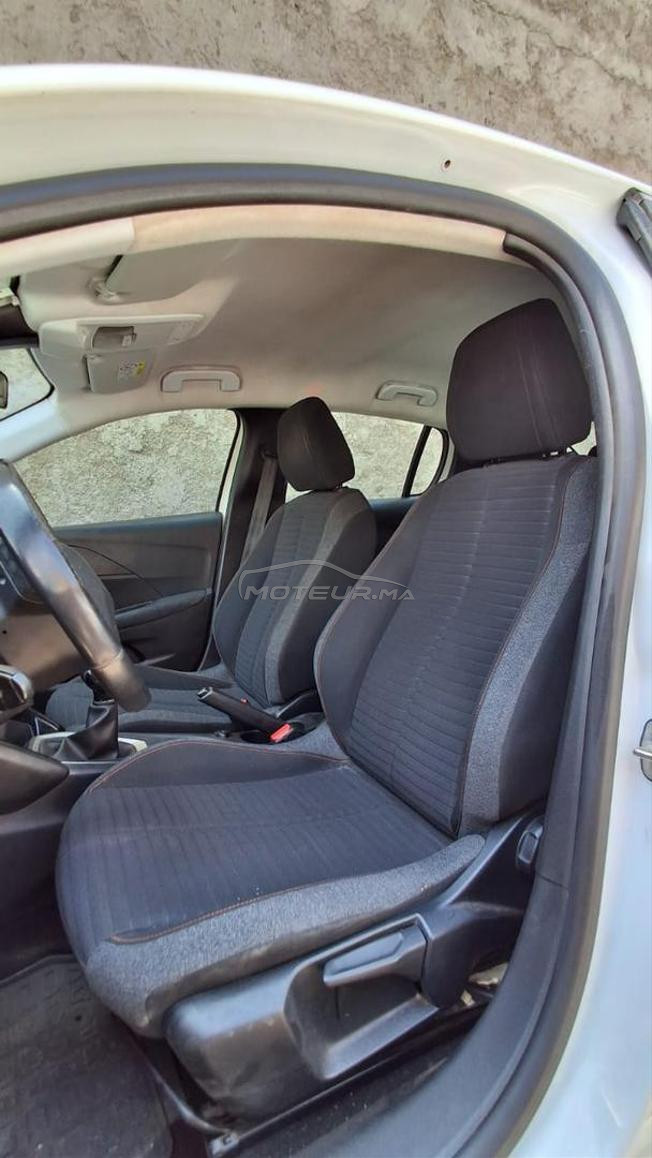 Peugeot 208 mazot n9iya 