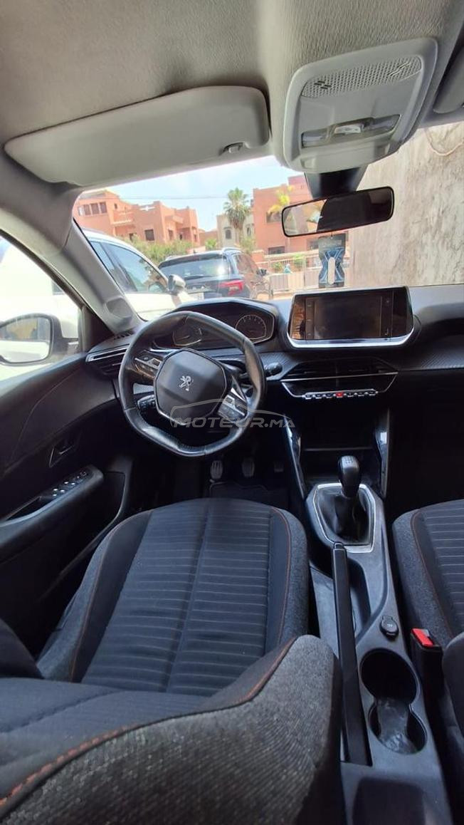Peugeot 208 mazot n9iya 