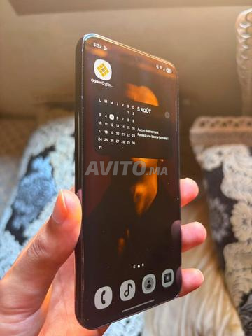 Samsung Galaxy S22 - 2
