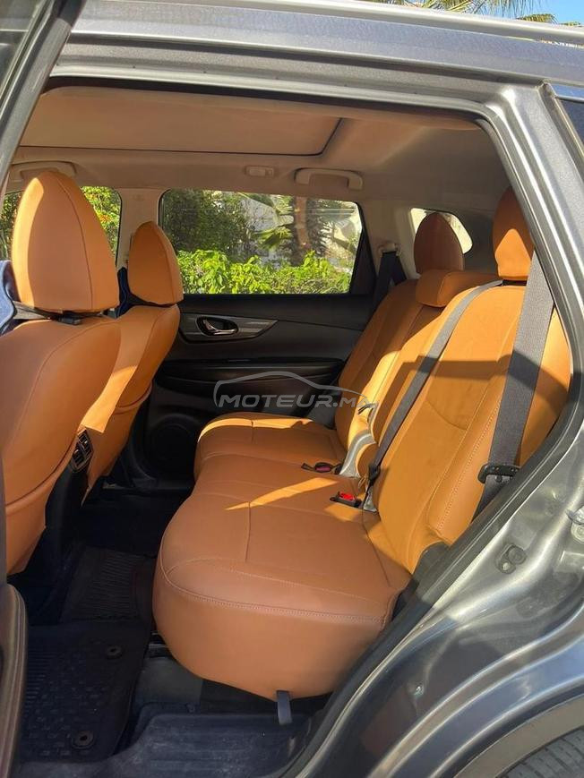     Nissan X-Trail 2017 très bon état diesel 6 CV