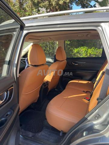 Nissan X-Trail 2017 très bon état diesel 6 CV - 2