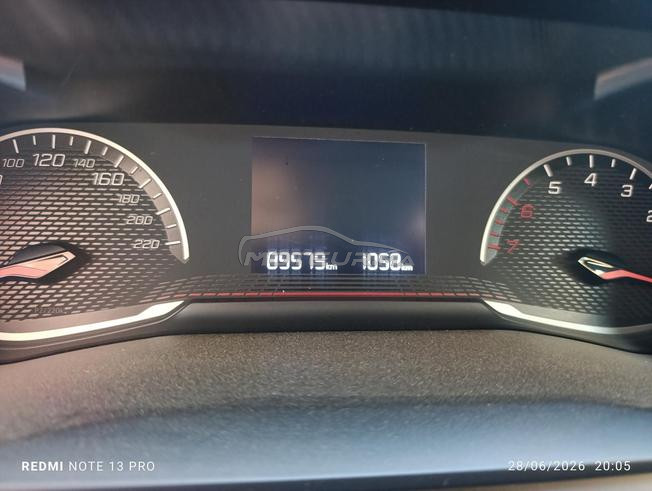 Peugeot 208 noir 